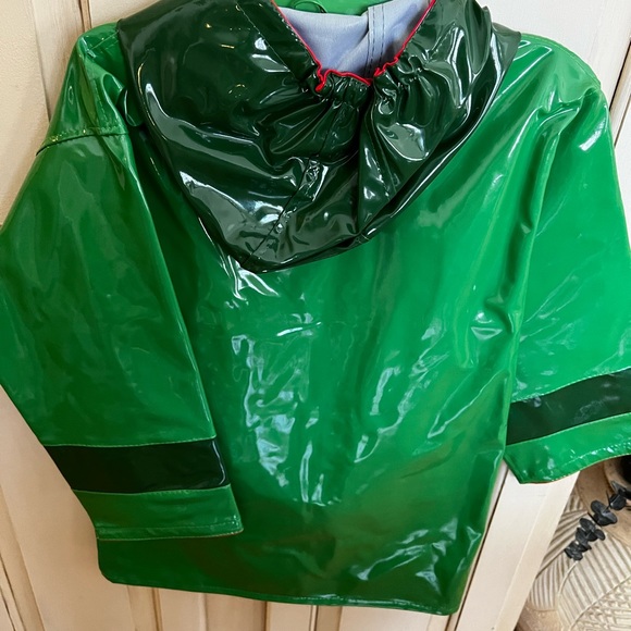 Never used. Adorable raincoat with custom hanger for the child who loves frogs. - Picture 3 of 5